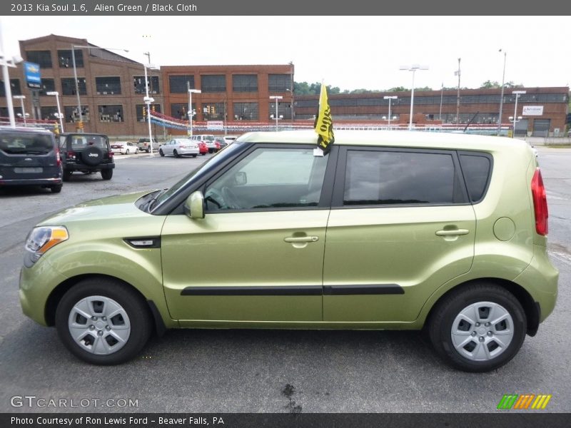 Alien Green / Black Cloth 2013 Kia Soul 1.6
