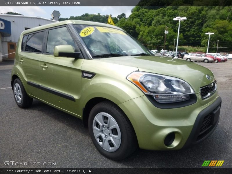 Alien Green / Black Cloth 2013 Kia Soul 1.6