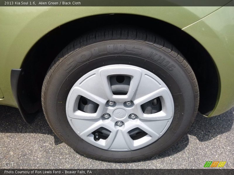 Alien Green / Black Cloth 2013 Kia Soul 1.6