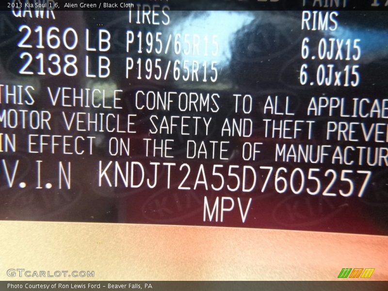 Alien Green / Black Cloth 2013 Kia Soul 1.6