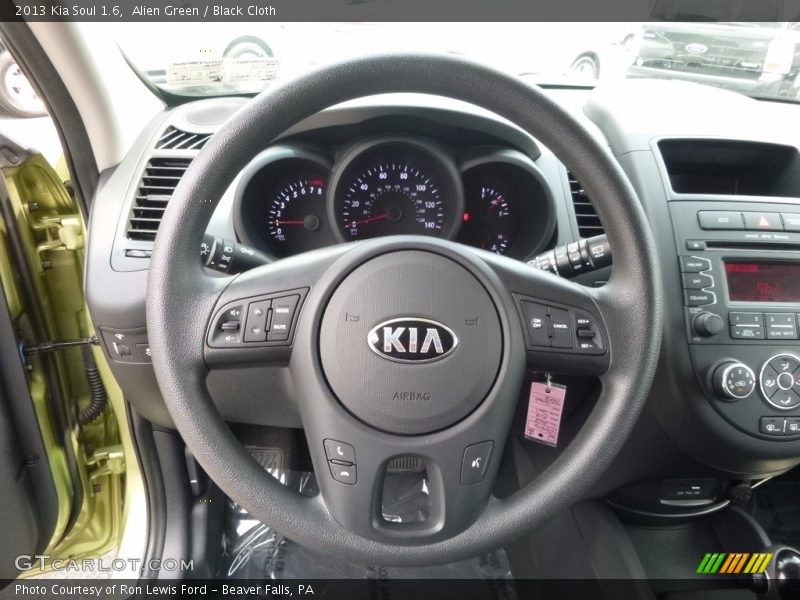Alien Green / Black Cloth 2013 Kia Soul 1.6