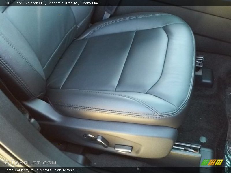 Magnetic Metallic / Ebony Black 2016 Ford Explorer XLT