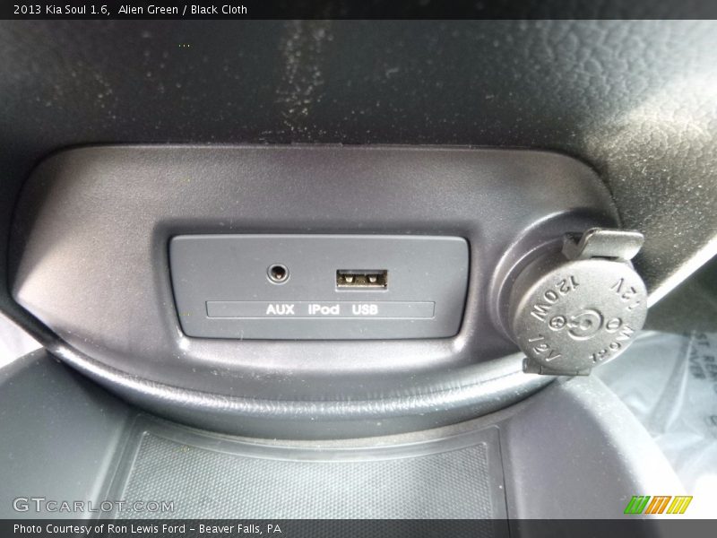 Alien Green / Black Cloth 2013 Kia Soul 1.6