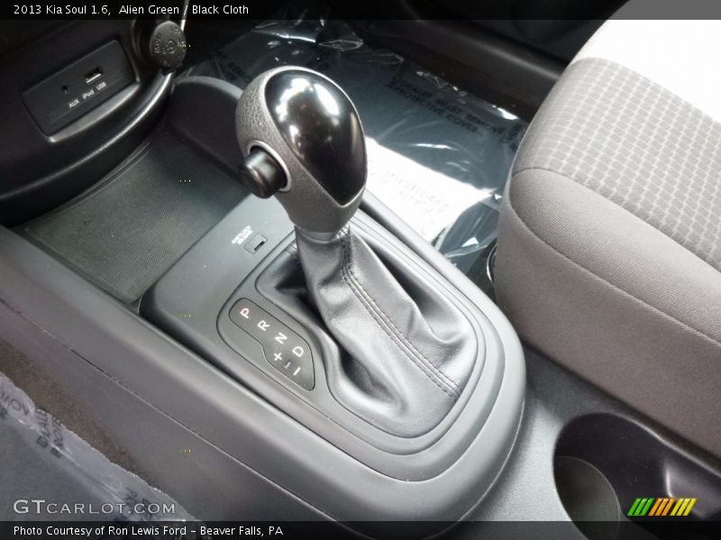 Alien Green / Black Cloth 2013 Kia Soul 1.6