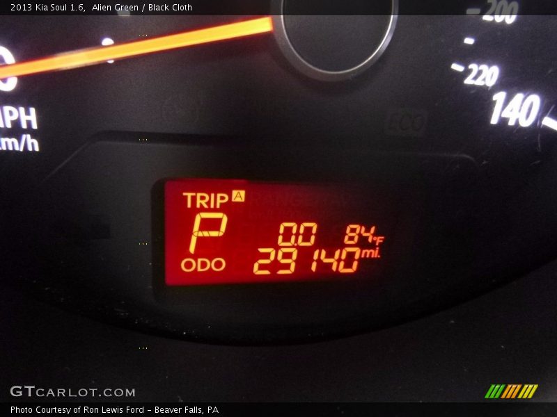 Alien Green / Black Cloth 2013 Kia Soul 1.6