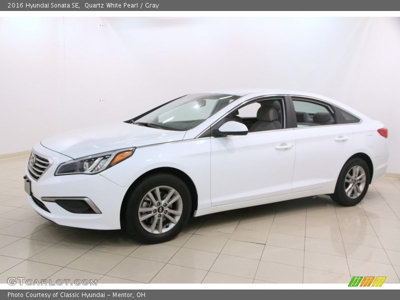 Quartz White Pearl / Gray 2016 Hyundai Sonata SE
