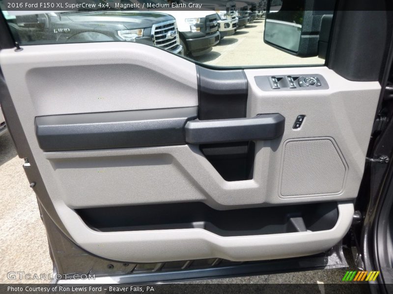 Magnetic / Medium Earth Gray 2016 Ford F150 XL SuperCrew 4x4