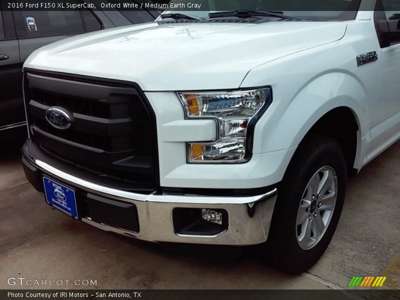 Oxford White / Medium Earth Gray 2016 Ford F150 XL SuperCab