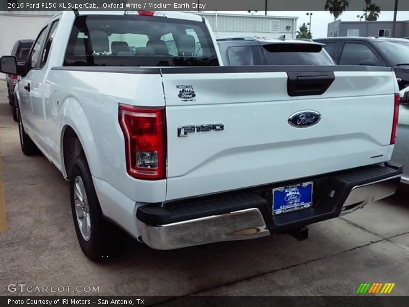 Oxford White / Medium Earth Gray 2016 Ford F150 XL SuperCab