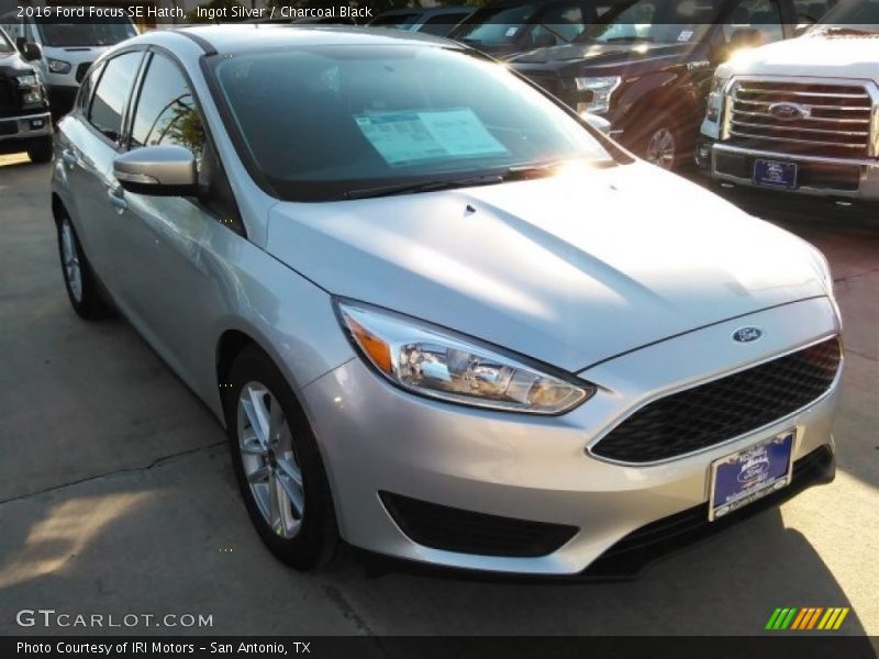 Ingot Silver / Charcoal Black 2016 Ford Focus SE Hatch