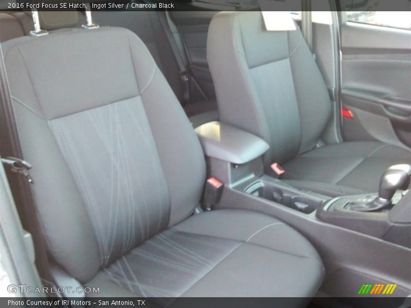 Ingot Silver / Charcoal Black 2016 Ford Focus SE Hatch