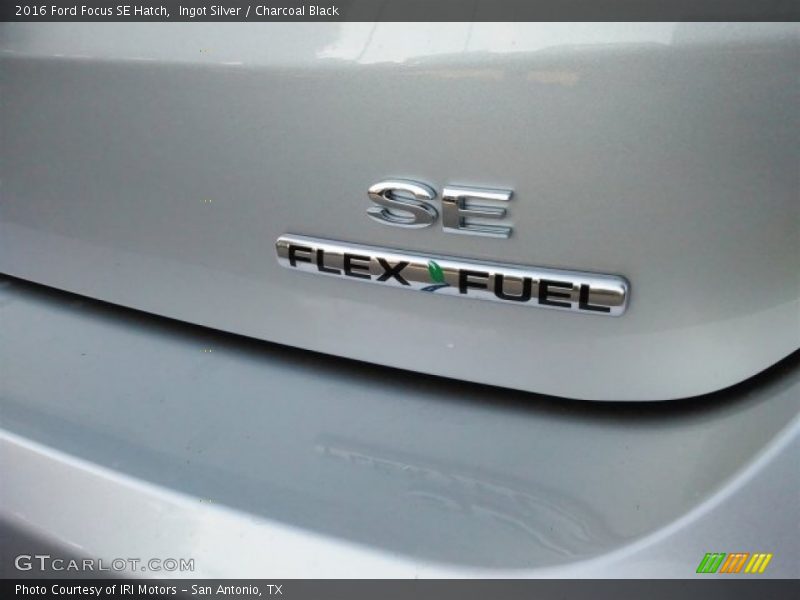 Ingot Silver / Charcoal Black 2016 Ford Focus SE Hatch