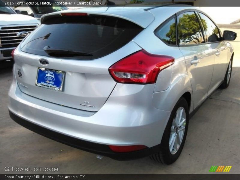 Ingot Silver / Charcoal Black 2016 Ford Focus SE Hatch