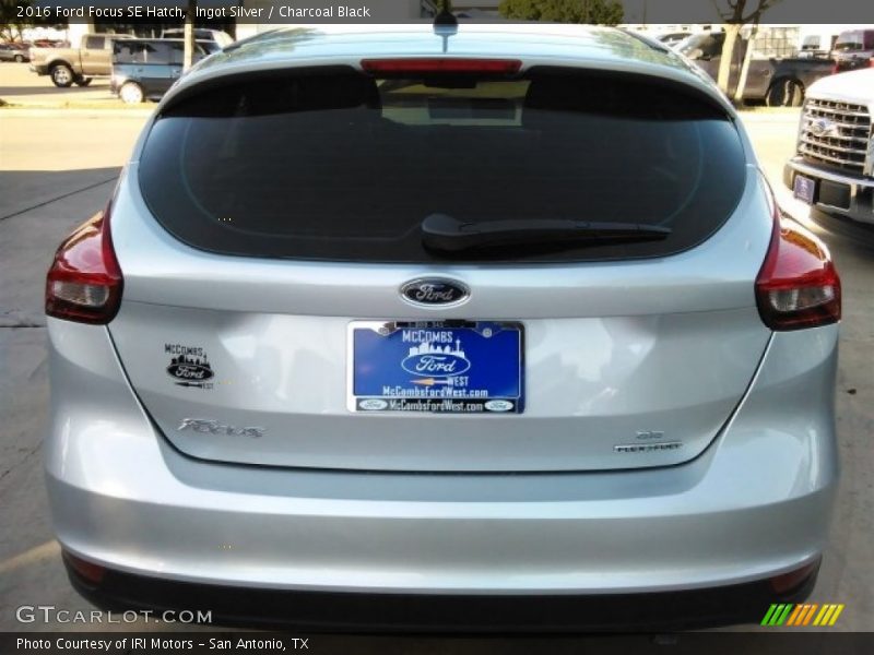 Ingot Silver / Charcoal Black 2016 Ford Focus SE Hatch
