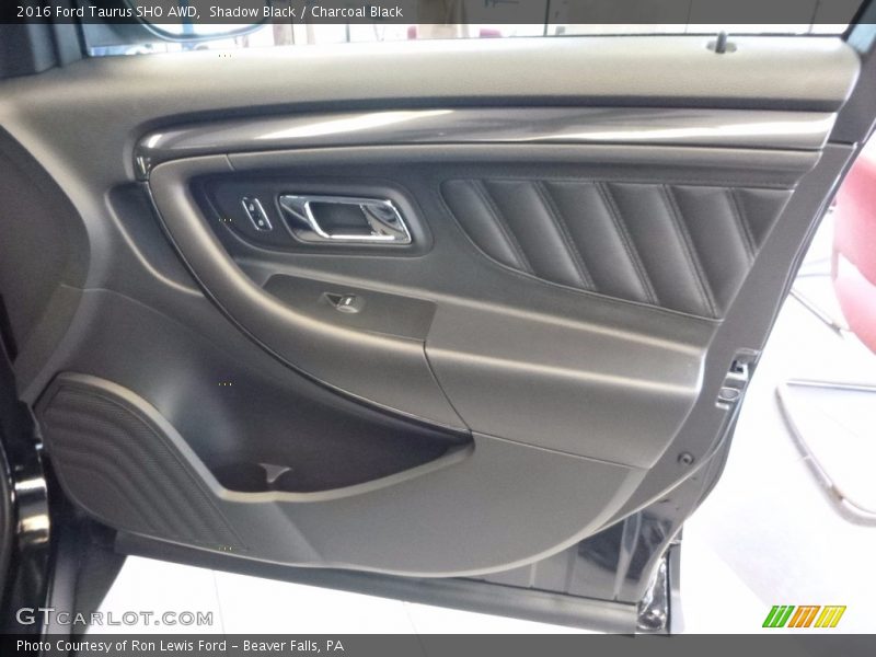 Shadow Black / Charcoal Black 2016 Ford Taurus SHO AWD