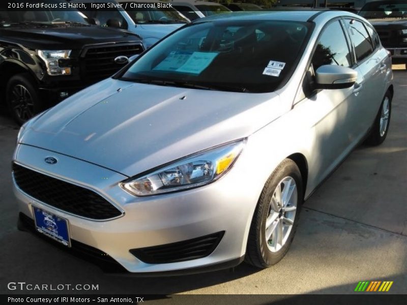 Ingot Silver / Charcoal Black 2016 Ford Focus SE Hatch