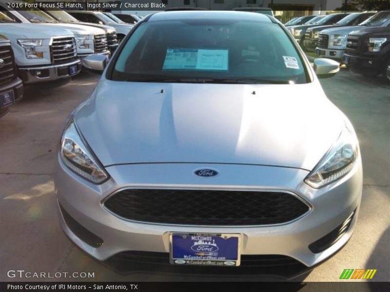 Ingot Silver / Charcoal Black 2016 Ford Focus SE Hatch