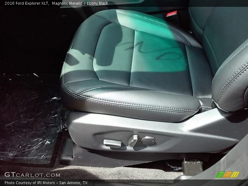Magnetic Metallic / Ebony Black 2016 Ford Explorer XLT