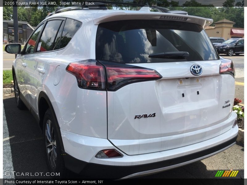 Super White / Black 2016 Toyota RAV4 XLE AWD