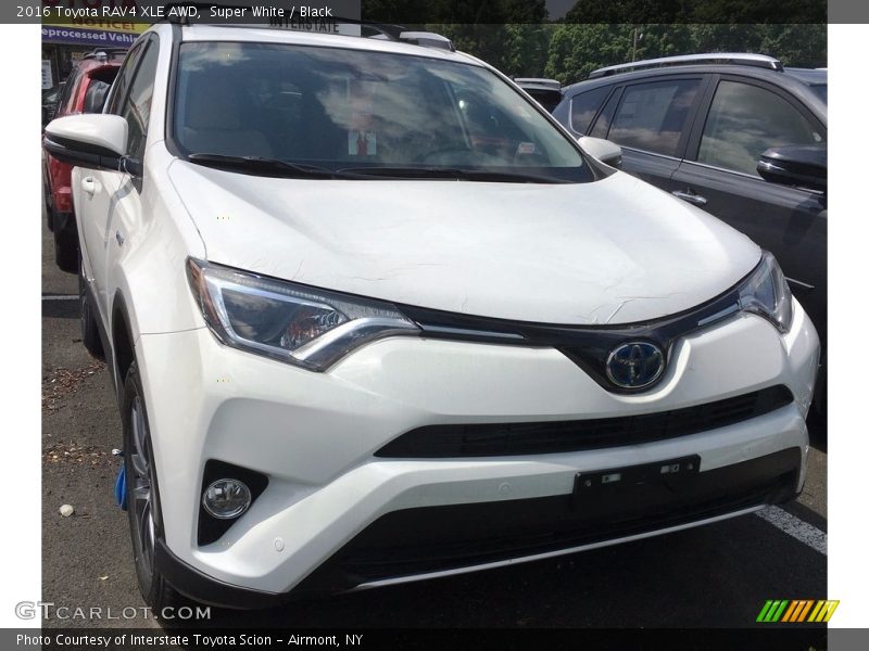 Super White / Black 2016 Toyota RAV4 XLE AWD