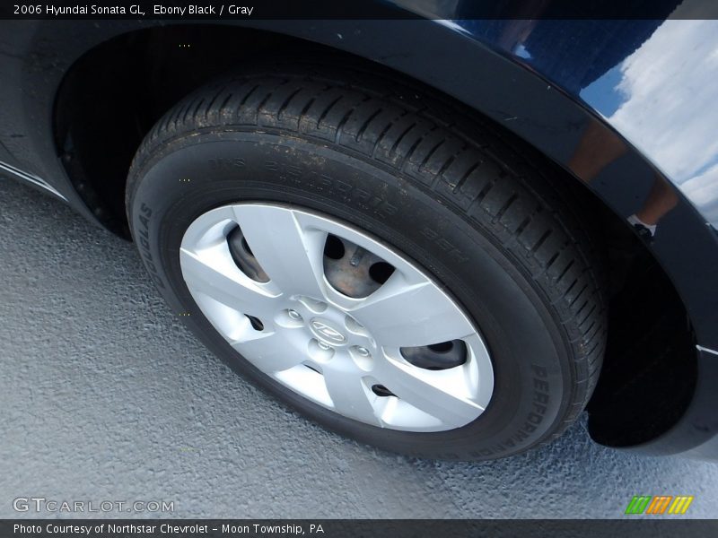Ebony Black / Gray 2006 Hyundai Sonata GL