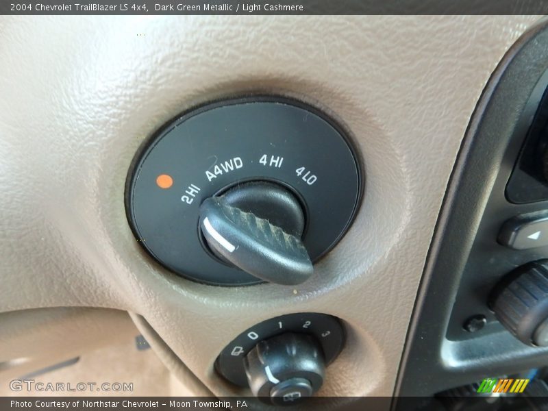 Dark Green Metallic / Light Cashmere 2004 Chevrolet TrailBlazer LS 4x4