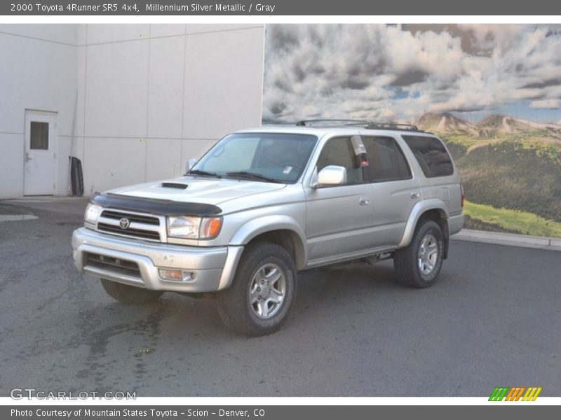 Millennium Silver Metallic / Gray 2000 Toyota 4Runner SR5 4x4