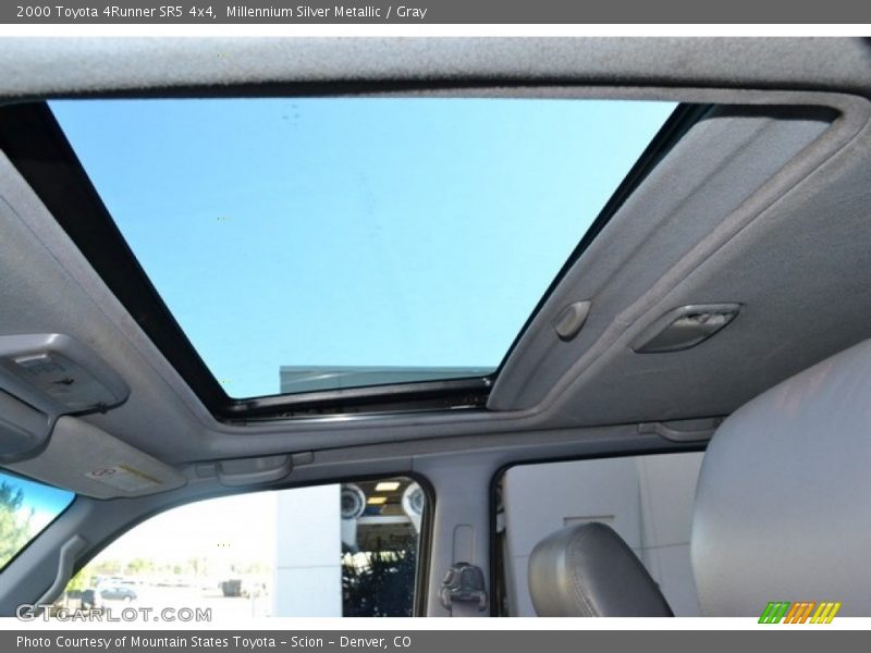 Millennium Silver Metallic / Gray 2000 Toyota 4Runner SR5 4x4