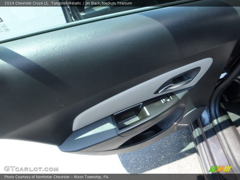 Tungsten Metallic / Jet Black/Medium Titanium 2014 Chevrolet Cruze LS