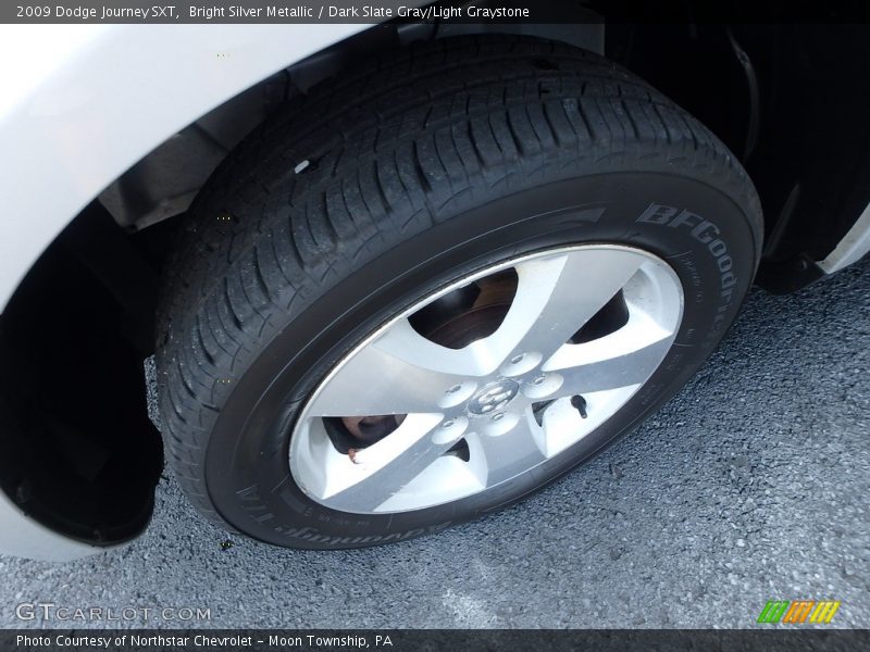 Bright Silver Metallic / Dark Slate Gray/Light Graystone 2009 Dodge Journey SXT