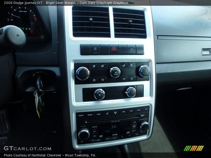 Bright Silver Metallic / Dark Slate Gray/Light Graystone 2009 Dodge Journey SXT