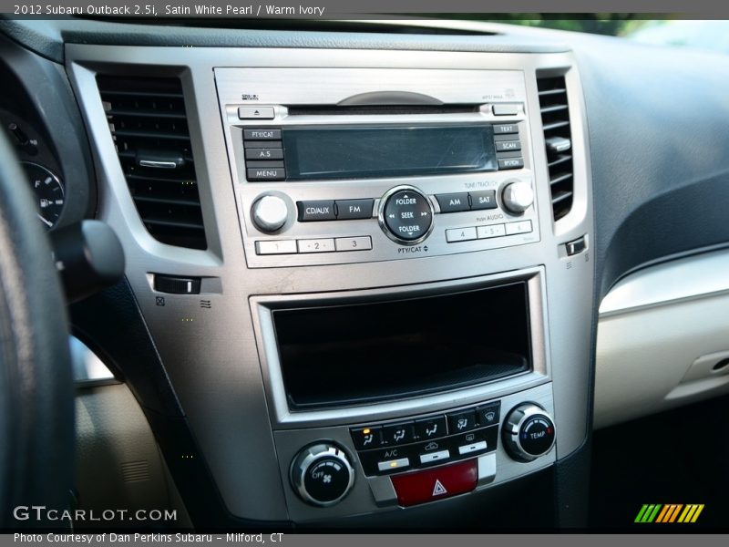 Satin White Pearl / Warm Ivory 2012 Subaru Outback 2.5i