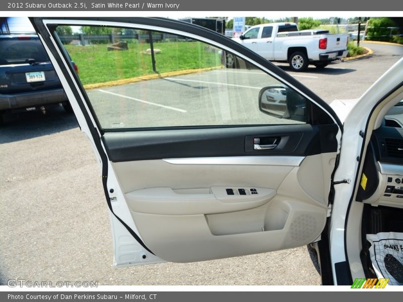 Satin White Pearl / Warm Ivory 2012 Subaru Outback 2.5i