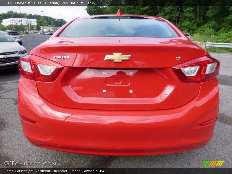 Red Hot / Jet Black 2016 Chevrolet Cruze LT Sedan