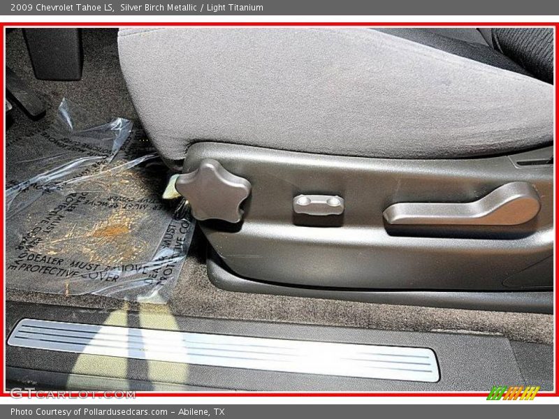 Silver Birch Metallic / Light Titanium 2009 Chevrolet Tahoe LS