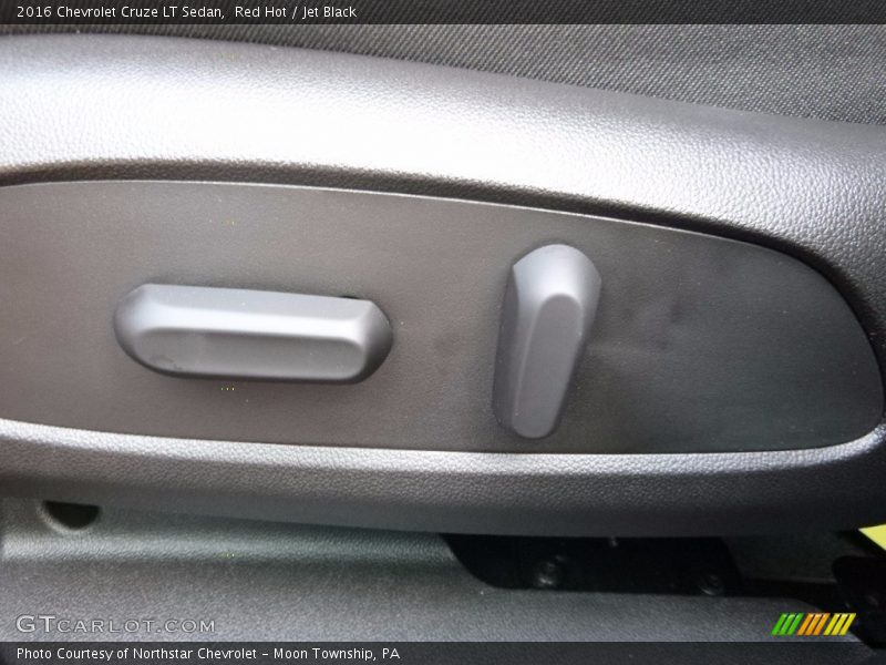 Red Hot / Jet Black 2016 Chevrolet Cruze LT Sedan