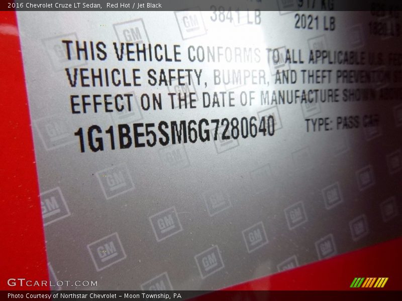 Red Hot / Jet Black 2016 Chevrolet Cruze LT Sedan