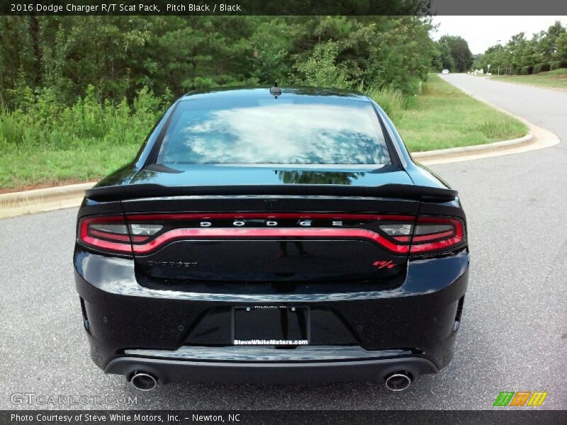 Pitch Black / Black 2016 Dodge Charger R/T Scat Pack