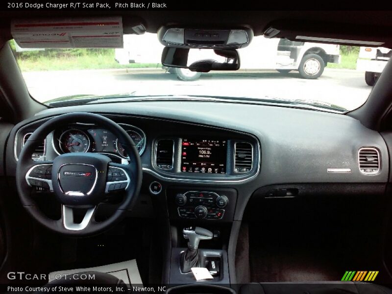 Pitch Black / Black 2016 Dodge Charger R/T Scat Pack
