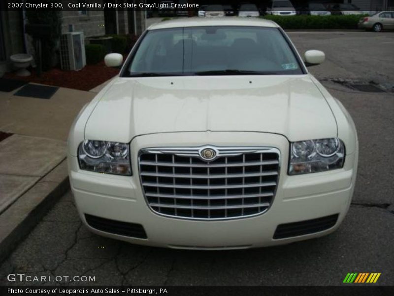 Cool Vanilla / Dark Slate Gray/Light Graystone 2007 Chrysler 300