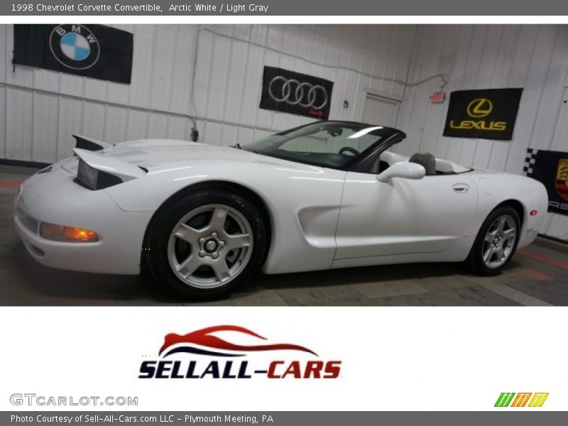 Arctic White / Light Gray 1998 Chevrolet Corvette Convertible