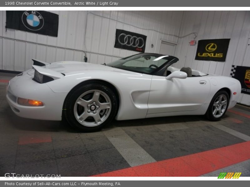 Arctic White / Light Gray 1998 Chevrolet Corvette Convertible