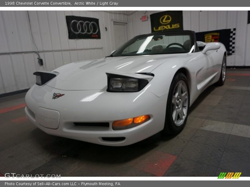 Arctic White / Light Gray 1998 Chevrolet Corvette Convertible