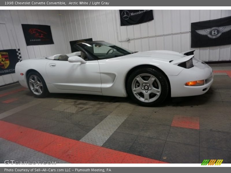 Arctic White / Light Gray 1998 Chevrolet Corvette Convertible