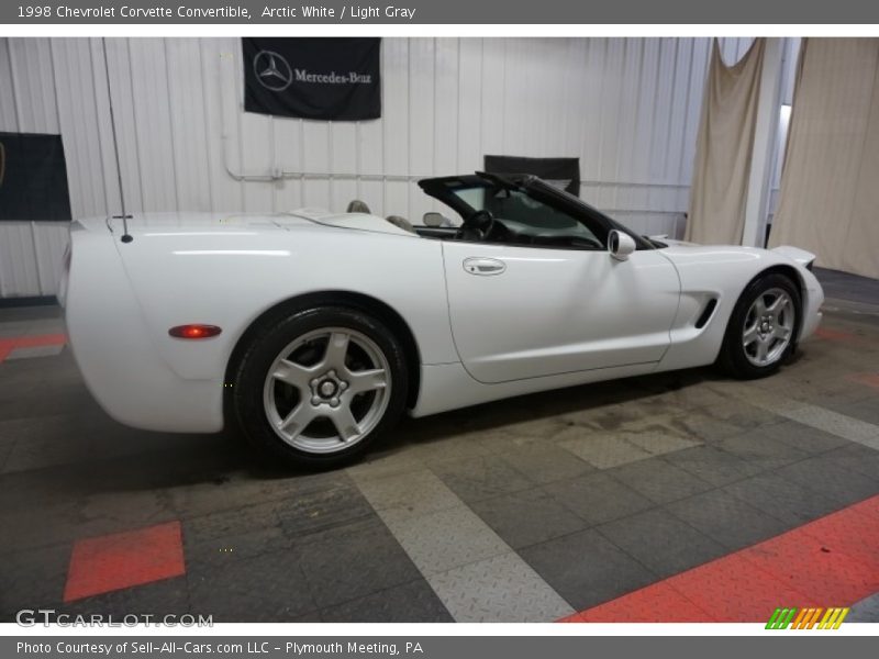 Arctic White / Light Gray 1998 Chevrolet Corvette Convertible