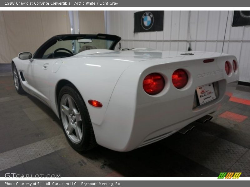 Arctic White / Light Gray 1998 Chevrolet Corvette Convertible