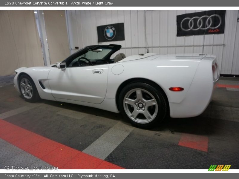 Arctic White / Light Gray 1998 Chevrolet Corvette Convertible