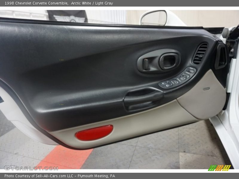 Arctic White / Light Gray 1998 Chevrolet Corvette Convertible
