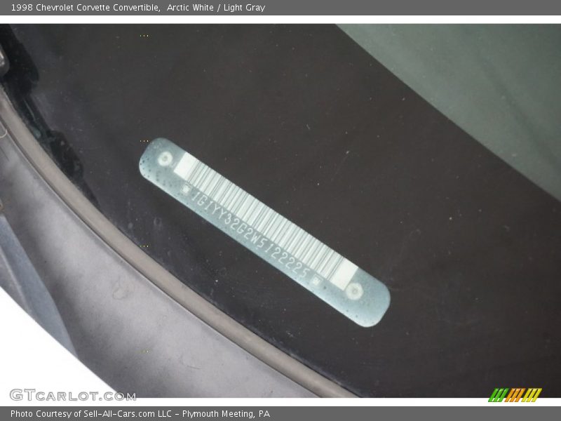Arctic White / Light Gray 1998 Chevrolet Corvette Convertible