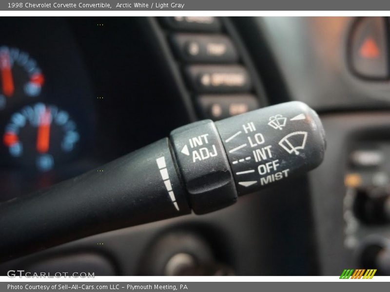 Arctic White / Light Gray 1998 Chevrolet Corvette Convertible